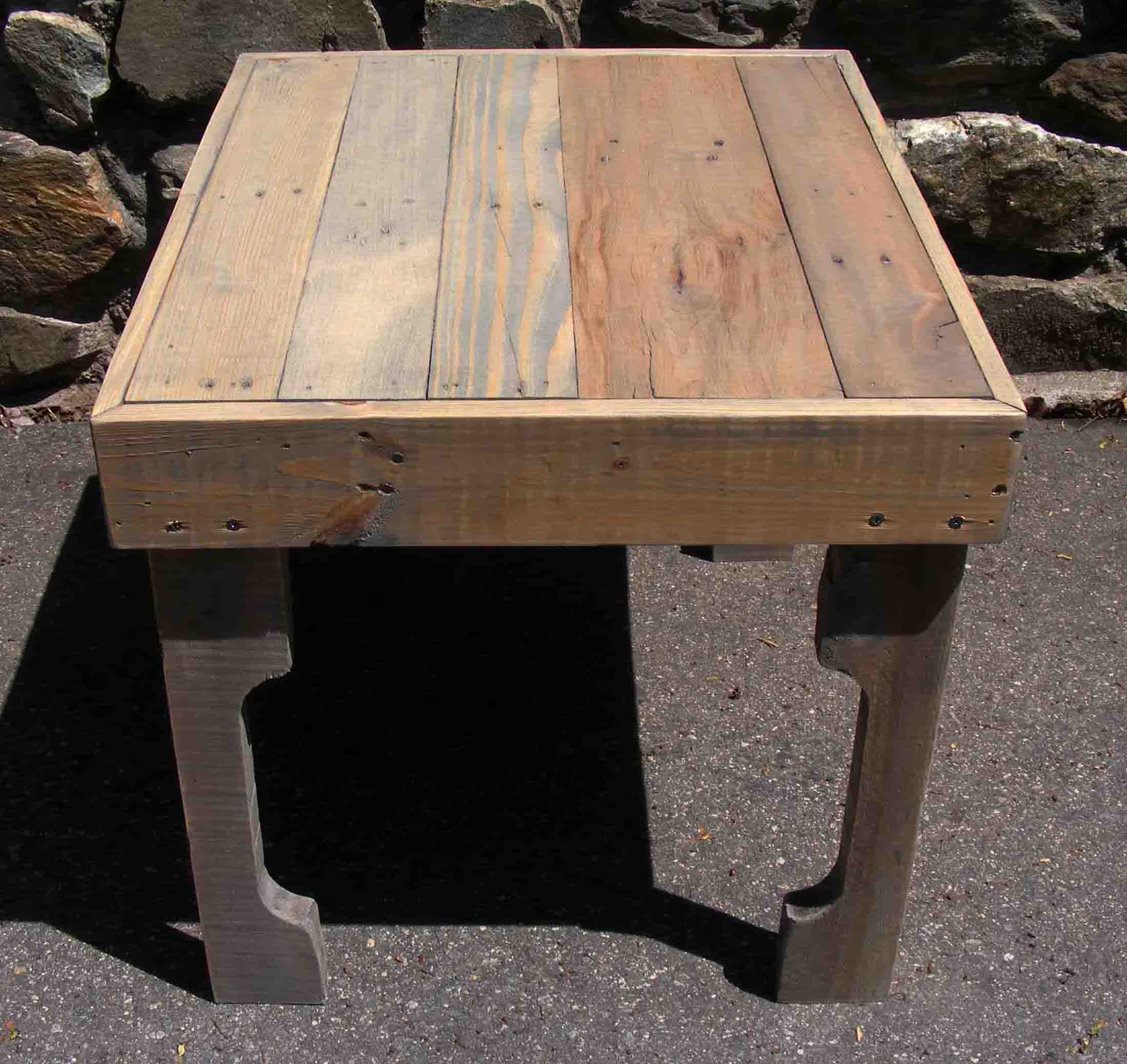 Reclaimed Pallet End Table |